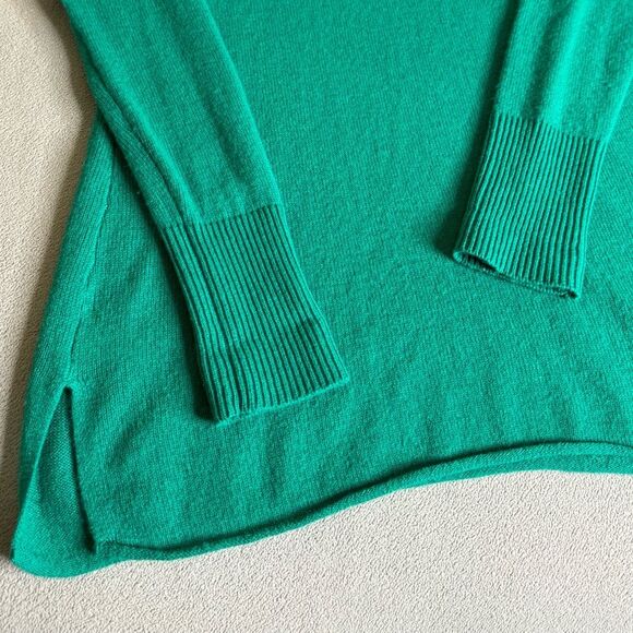 ATHLETA 100% Cashmere Turtleneck Surrey Sweater Size S Peridot Green - Picture 12 of 16